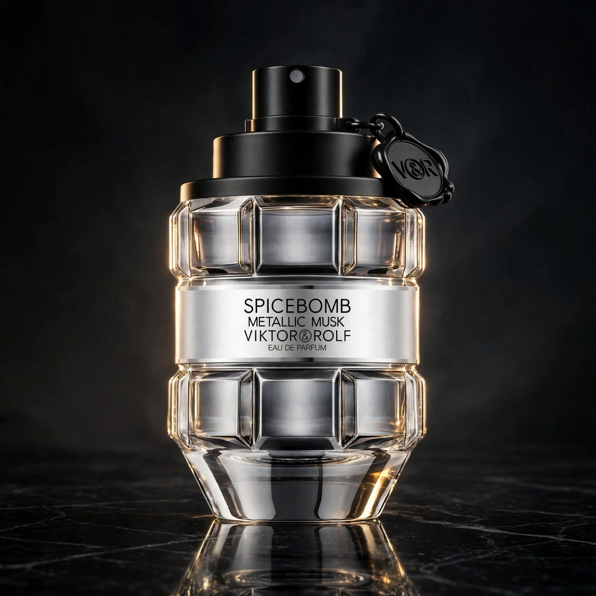 Viktor&Rolf Spicebomb Metallic Musk EDP 100ml - lifestyle 1