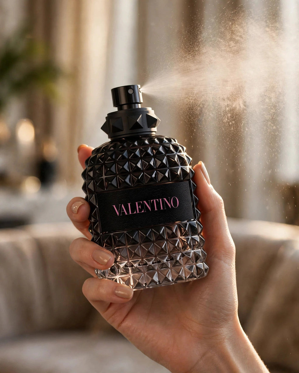Valentino Uomo Born In Roma Rockstud Noir EDT - lifestyle 4