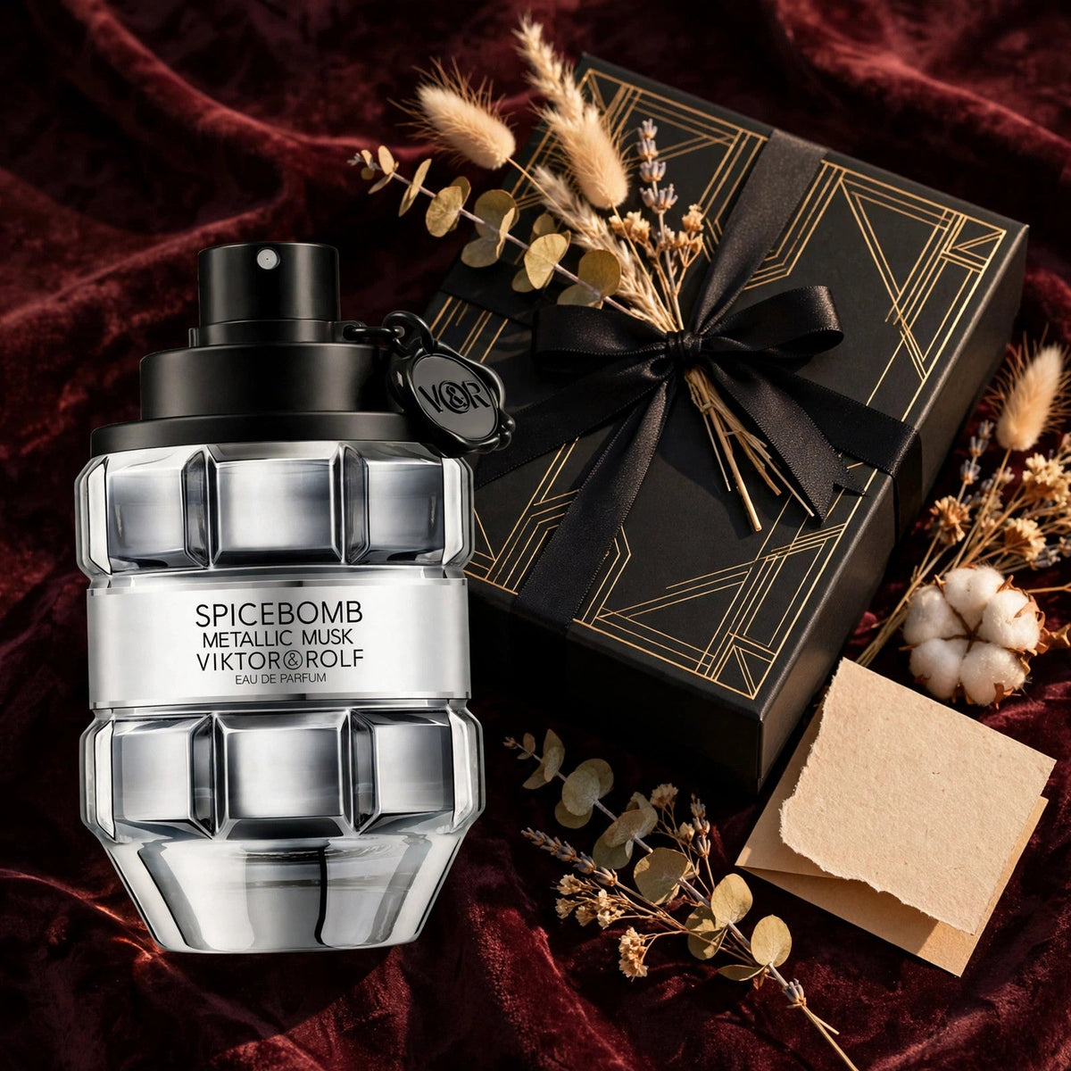 Viktor&Rolf Spicebomb Metallic Musk EDP 100ml - lifestyle 5