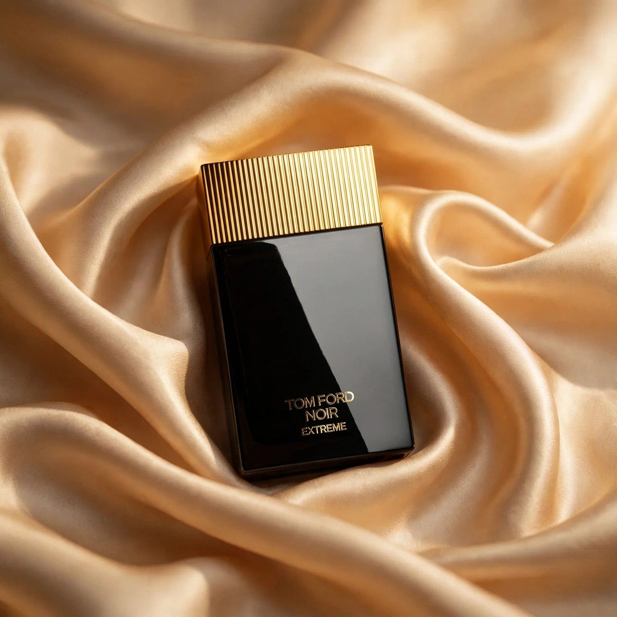 Tom Ford Noir Extreme EDP 100ml - lifestyle 8